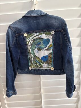 Arizona Jean Company Blue Denim Jacket up style Pisces themed Size S